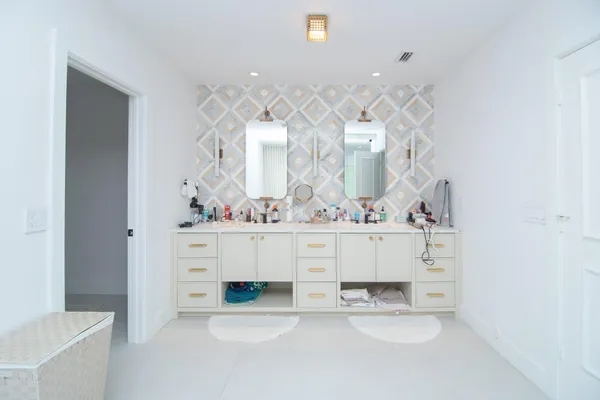 $20,000 | 8208 Twin Lake Drive, Boca Raton, FL 33496
