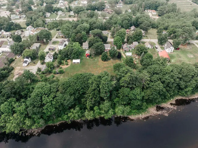 $290,000 | 23 Penobscot Avenue, Howland, ME 04448