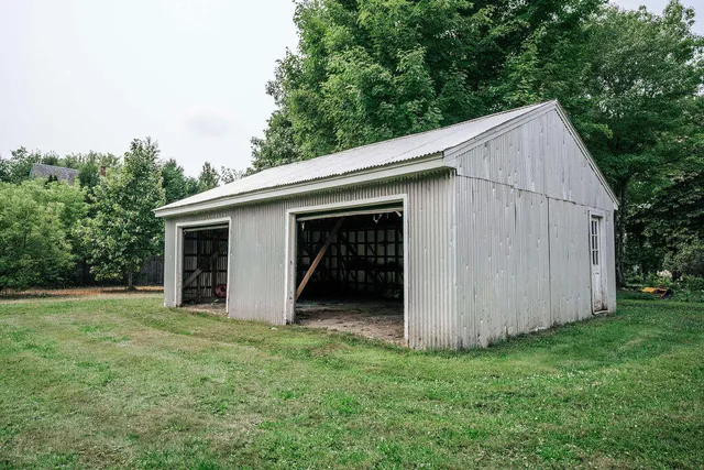 $290,000 | 23 Penobscot Avenue, Howland, ME 04448