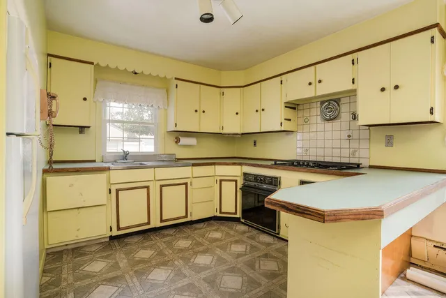 $290,000 | 23 Penobscot Avenue, Howland, ME 04448