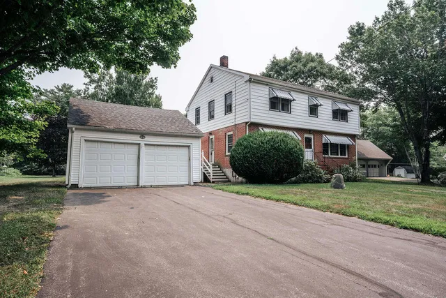 $290,000 | 23 Penobscot Avenue, Howland, ME 04448