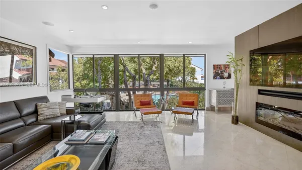 $3,195,000 | 2000 South Bayshore Drive, Unit 24, Miami, FL 33133