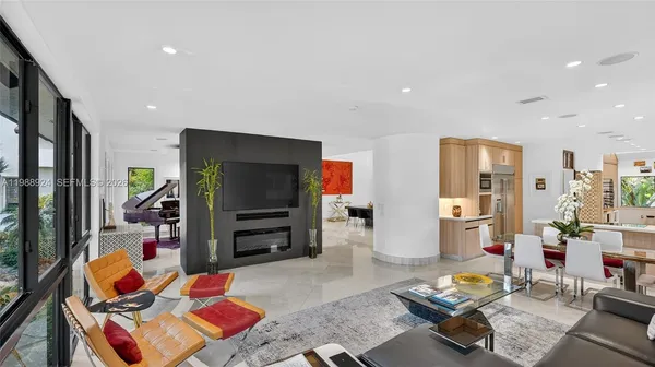 $3,195,000 | 2000 South Bayshore Drive, Unit 24, Miami, FL 33133