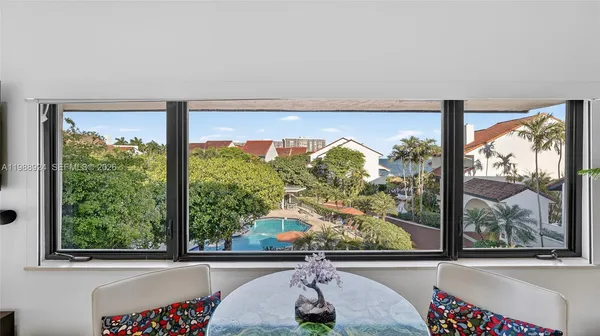 $3,195,000 | 2000 South Bayshore Drive, Unit 24, Miami, FL 33133