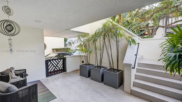 $3,195,000 | 2000 South Bayshore Drive, Unit 24, Miami, FL 33133
