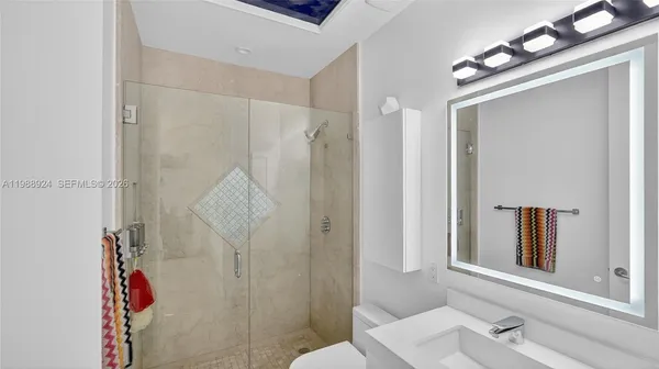 $3,195,000 | 2000 South Bayshore Drive, Unit 24, Miami, FL 33133