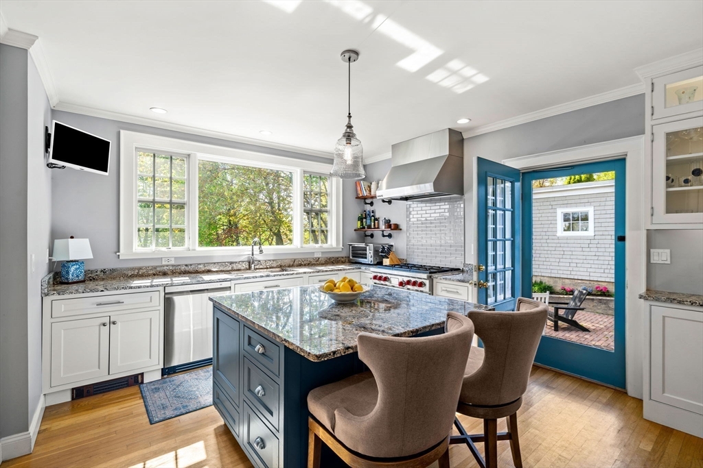 57 Garden Road Lowell, MA 01852 - Photo 7 of 35