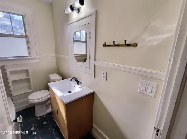 $1,900 | 3577 Valencia Road, Unit 1, Jacksonville, FL 32205