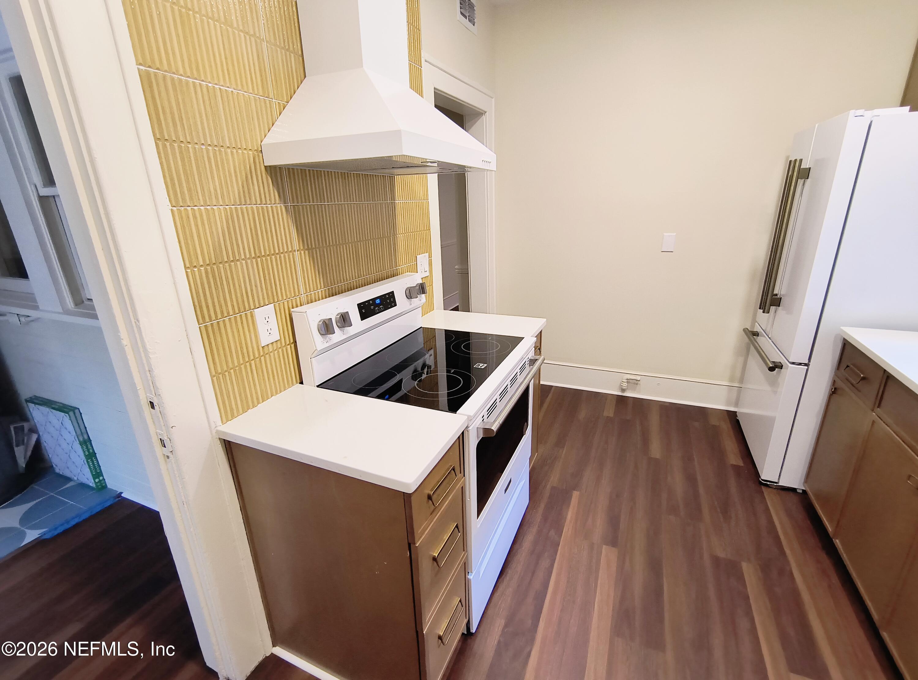 3577 Valencia Road, Unit 1 Jacksonville, FL 32205 - Photo 4 of 17 a bathroom with a sink and a mirror