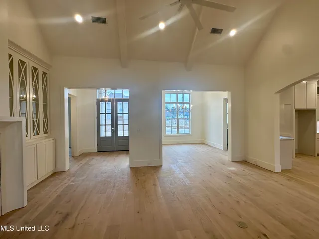 $809,900 | 441 West Oak Circle, Madison, MS 39110