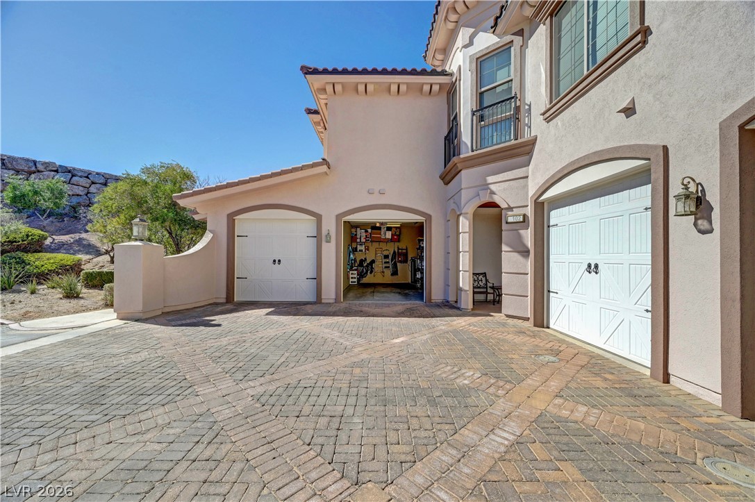 10 Strada Bella Vista, Unit 101 Henderson, NV 89011 - Photo 35 of 64 Attached garage.