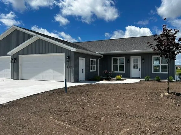 $409,900 | 812 Lakeview Lane, Ripon, WI 54971