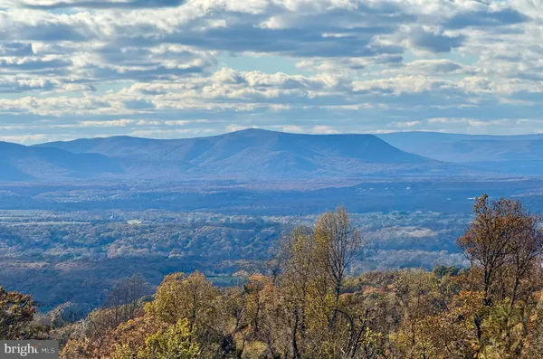 $681,780 | 4 Lee Drive, Linden, VA 22642