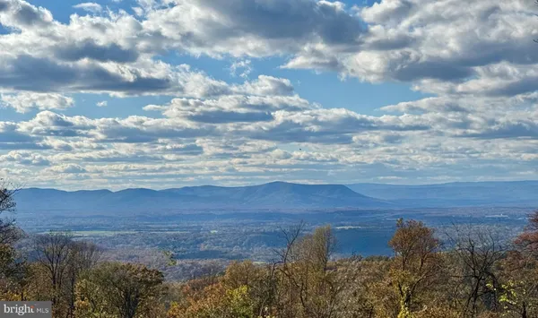 $681,780 | 4 Lee Drive, Linden, VA 22642