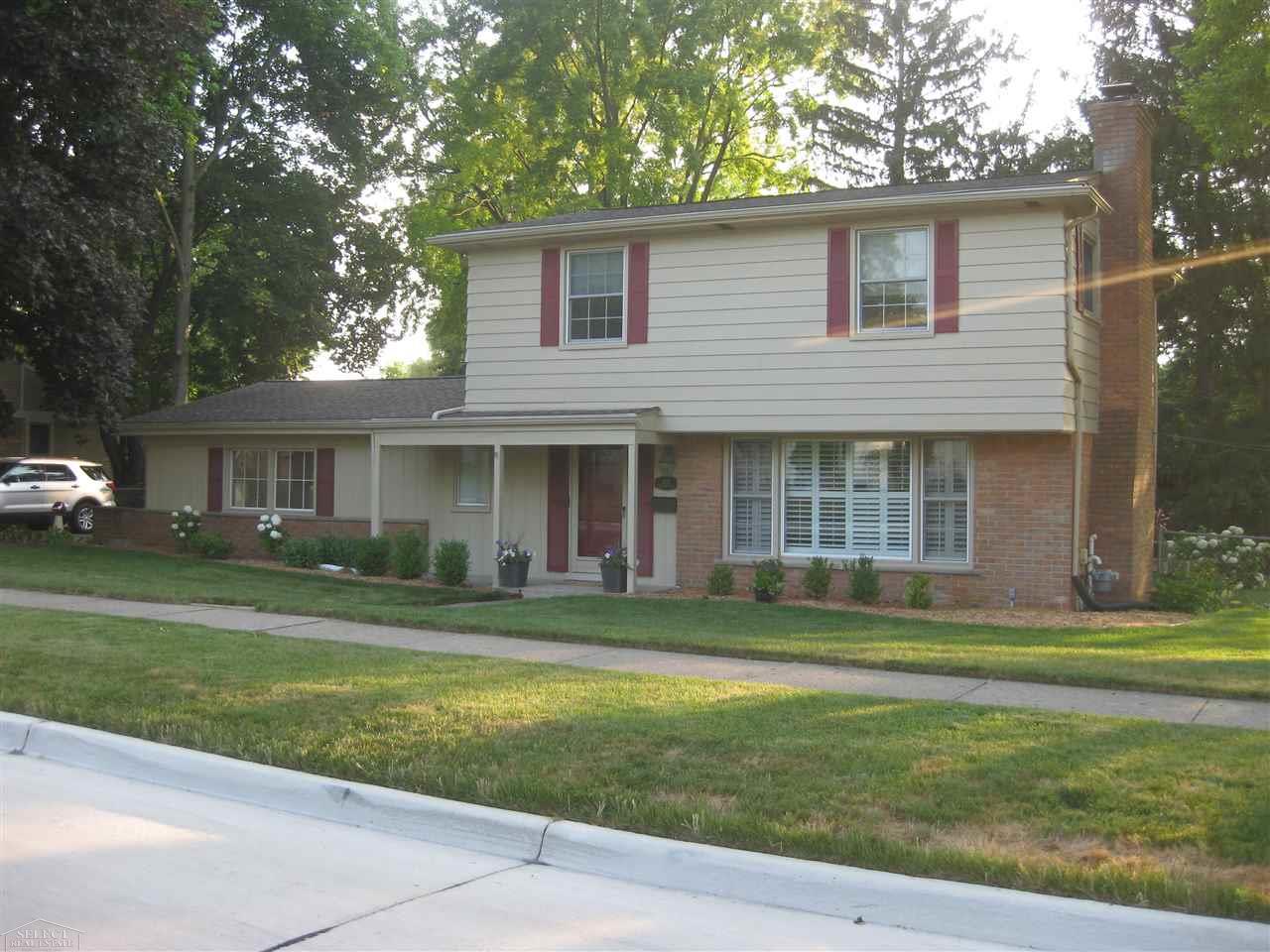 1427 Sycamore Drive Rochester Hills, MI 48307 - Photo 2 of 24