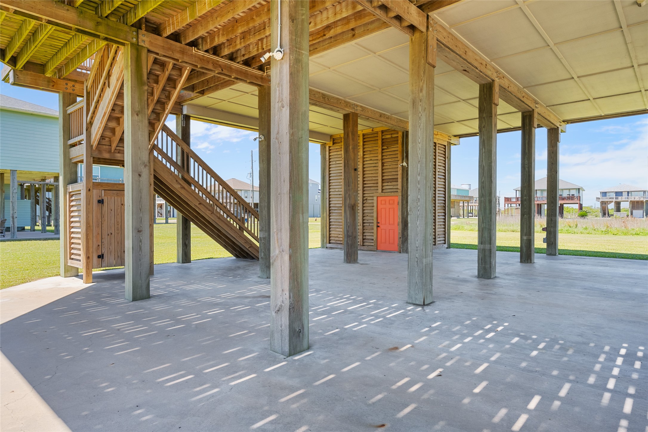 817 Boyt Road Crystal Beach, TX 77650 - Photo 40 of 49 a view of an entryway