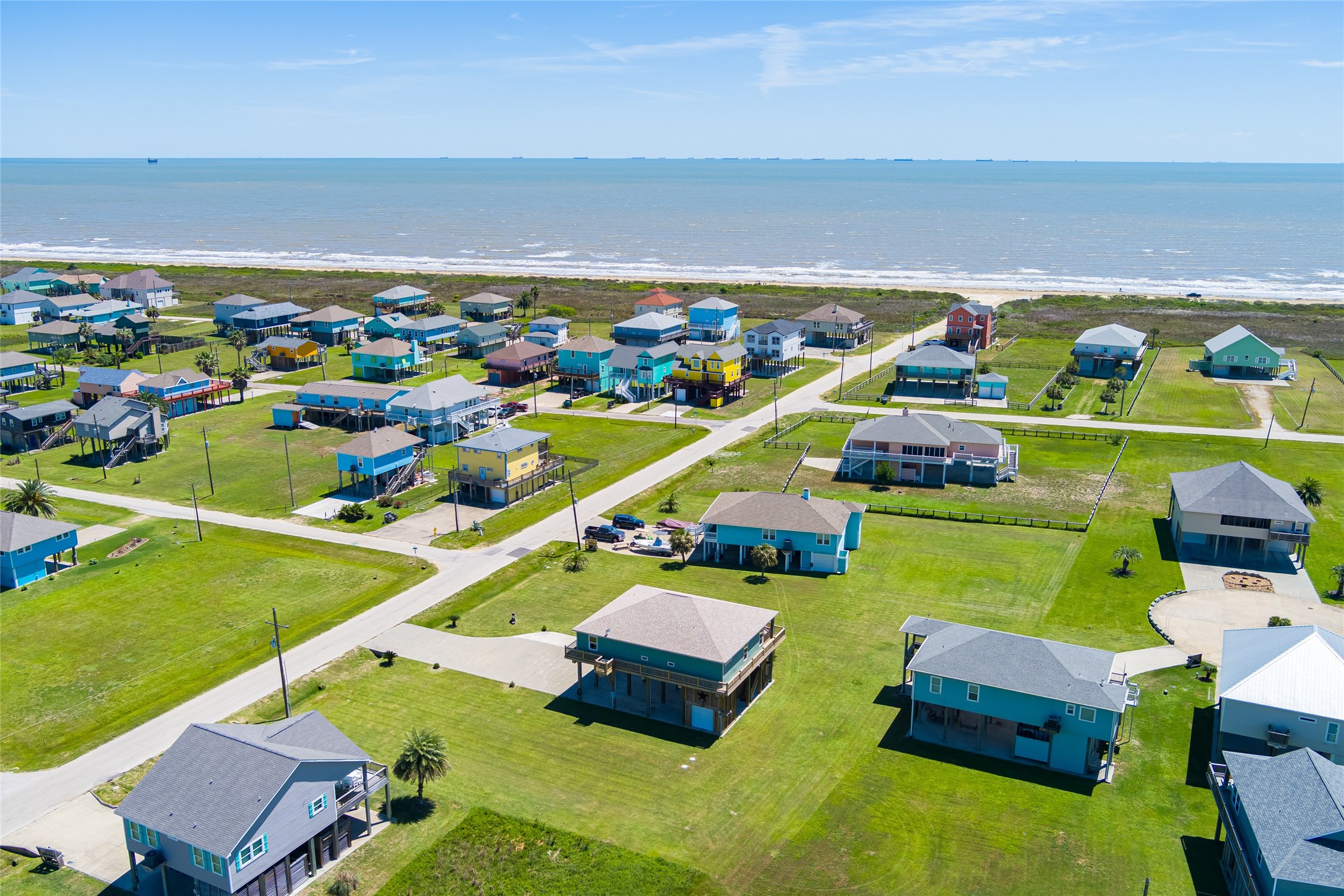 817 Boyt Road Crystal Beach, TX 77650 - Photo 4 of 49 a view of an outdoor space