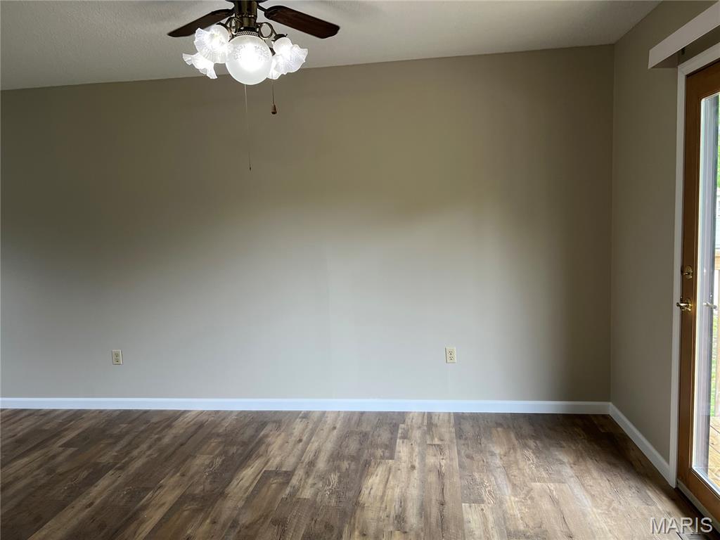 3211 College Avenue Alton, IL 62002 - Photo 3 of 14