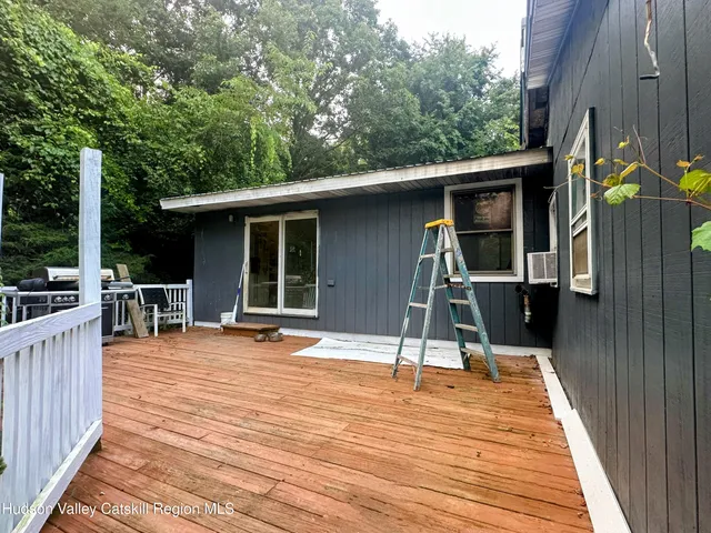 a house view with a outdoor space