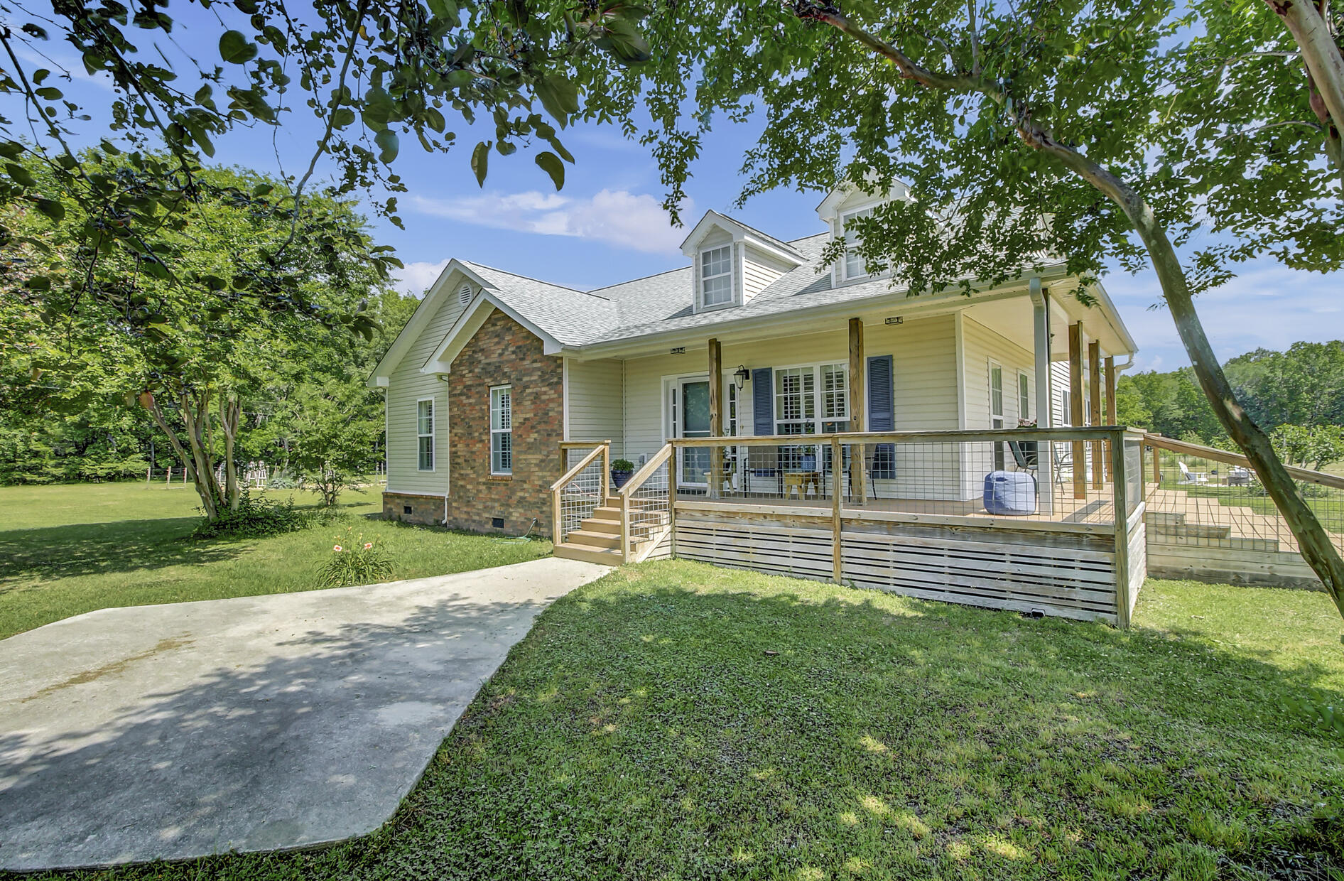 7170 Bull Run Ln - Front 2