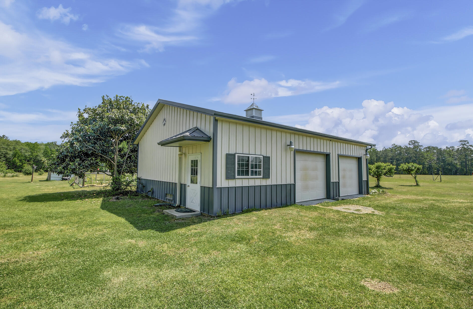 7170 A Bull Run Lane Adams Run, SC 29426 - Photo 31 of 38 7170 Bull Run Ln - Morton Workshop Side