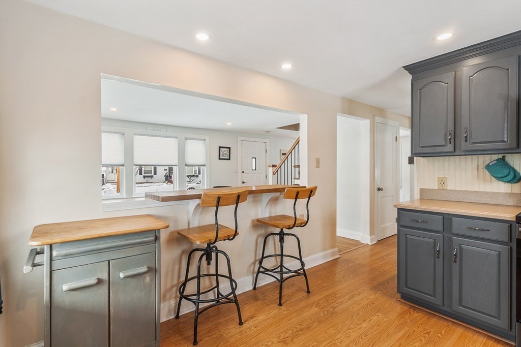 26 Ardmore Road Dedham, MA 02026 - Photo 7 of 38