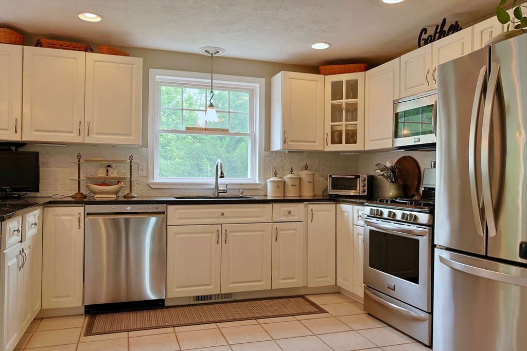 98 Robinette Road Stoughton, MA 02072 - Photo 24 of 38 Gallery Image 24