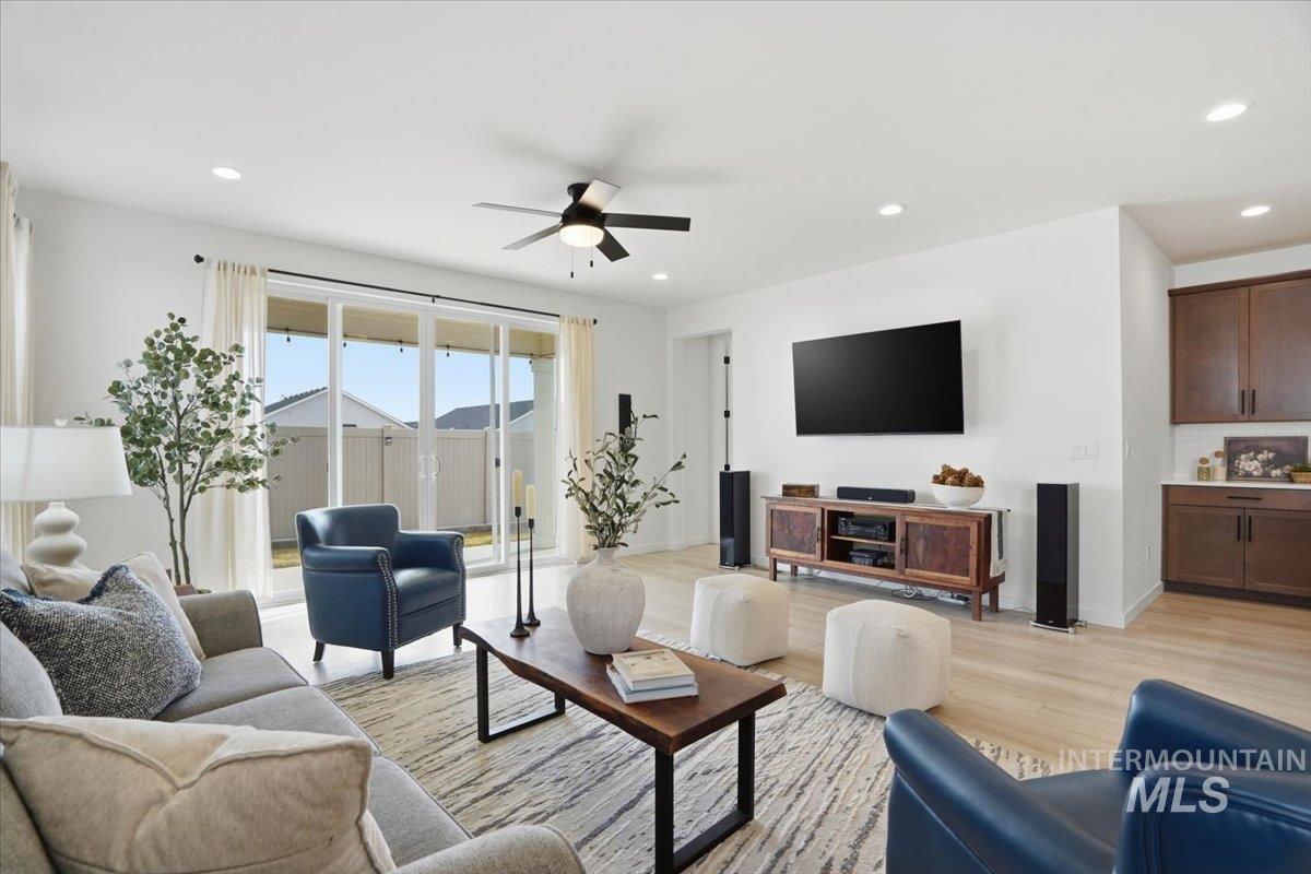 18466 North Geranium Way Nampa, ID 83687 - Photo 3 of 26