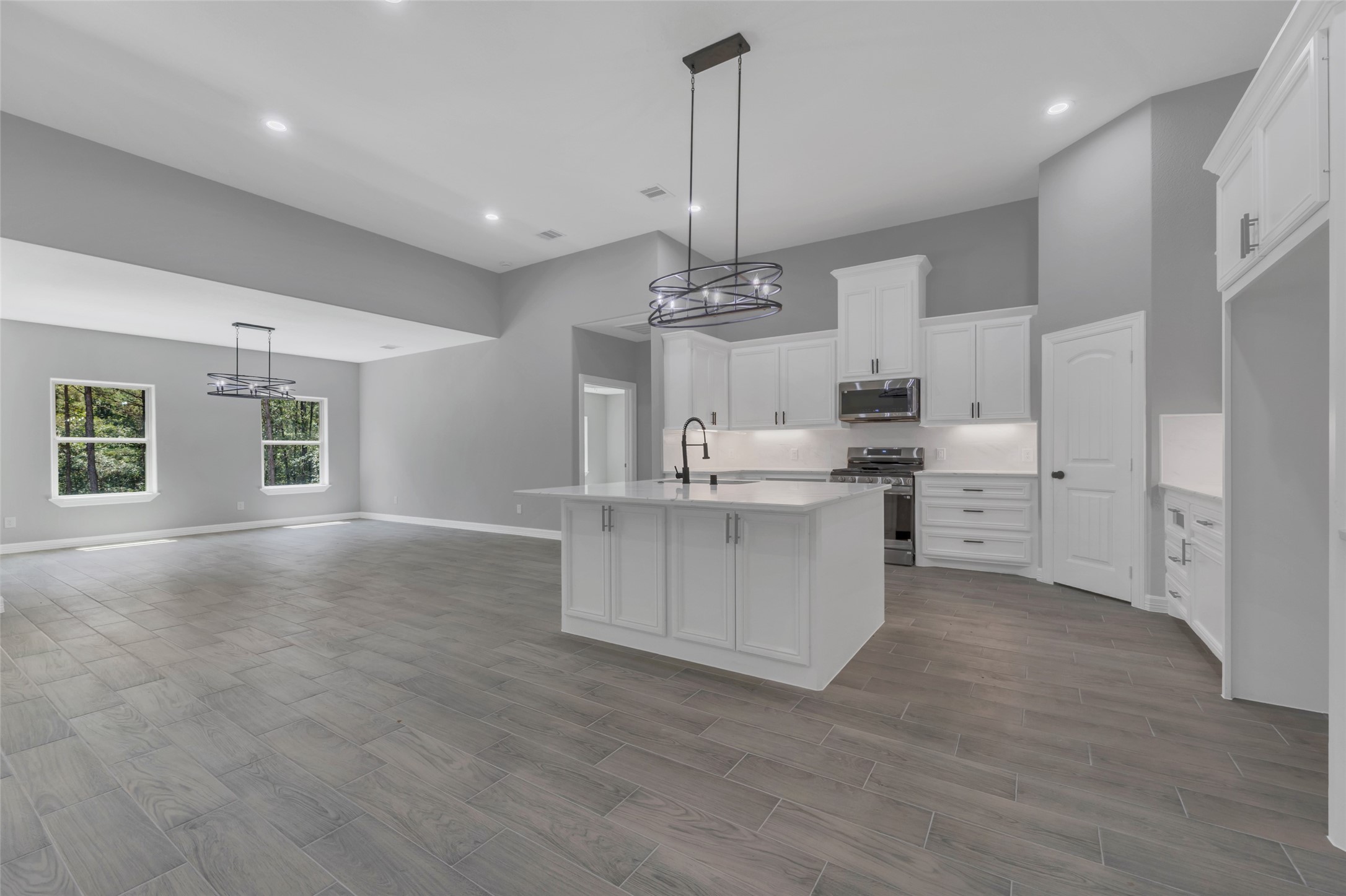 179 Copperleaf Road Huntsville, TX 77340 - Photo 13 of 40 Sample of Home