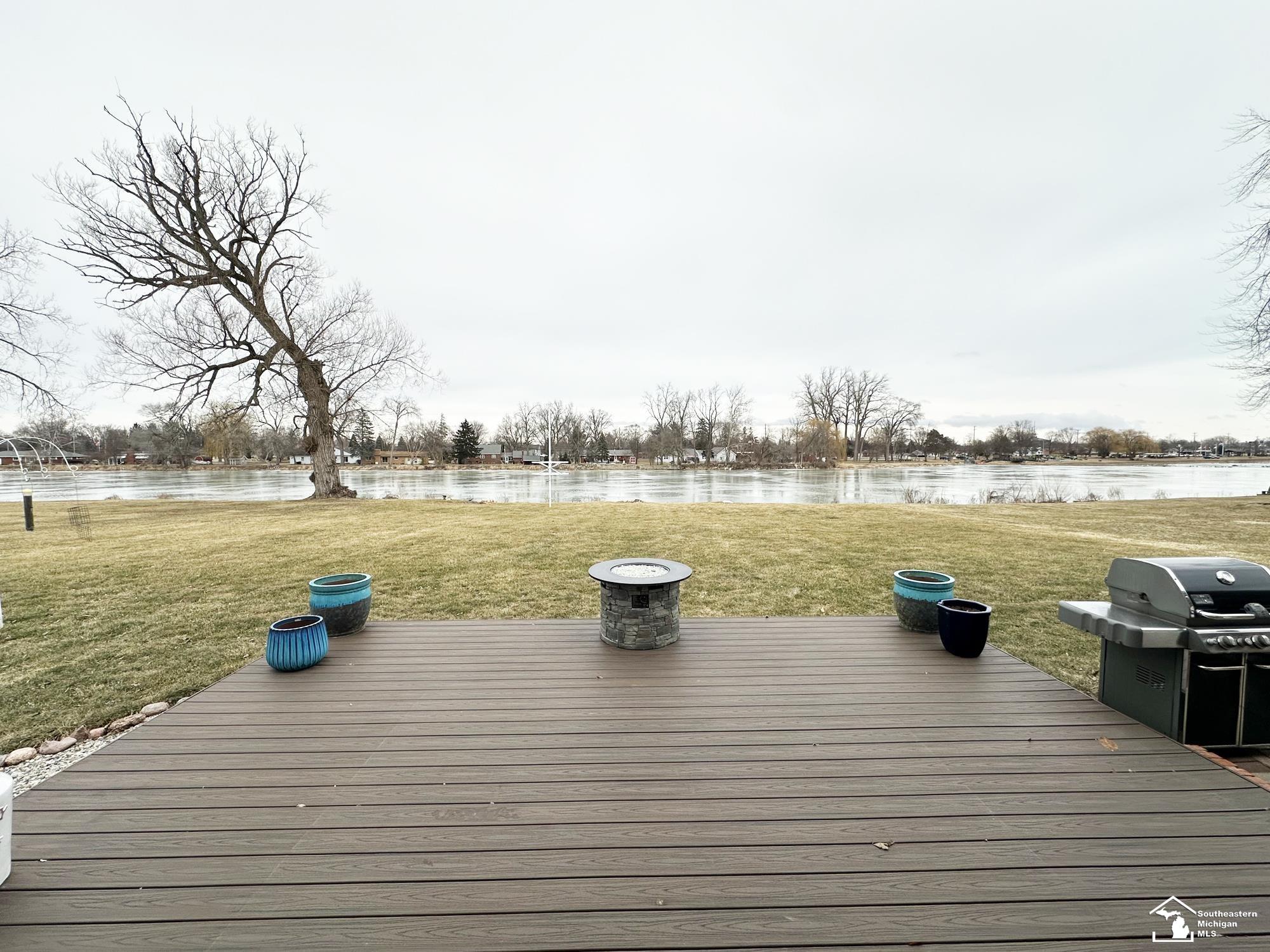 1880 Riviera Drive Monroe, MI 48161 - Photo 6 of 32 50166107-f5720553-5c90-4175-b449-d48069a6d797.JPG