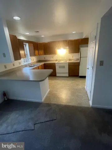 a large room with lots of counter top space