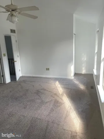 a view of a big room with closet