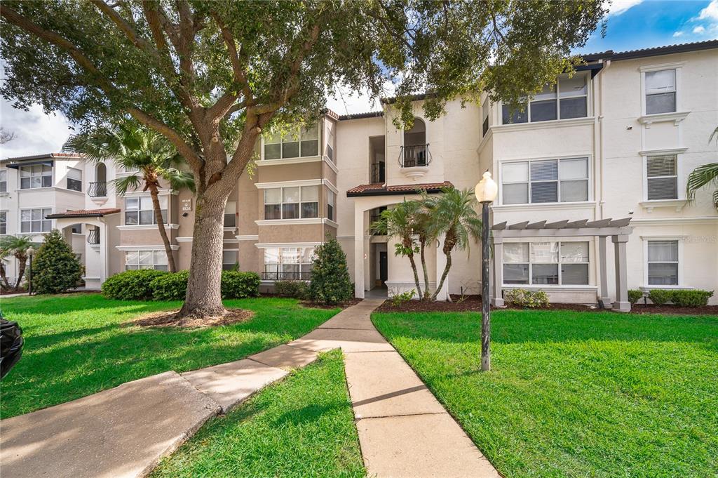 5124 Conroy Road, Unit 26 Orlando, FL 32811 - Photo 3 of 24 Gallery Image 3
