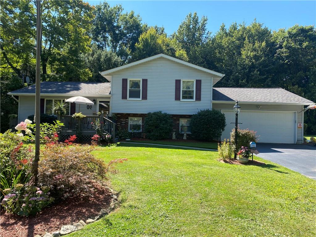 111 Lilac Road New Castle, PA 16105 - Photo 1 of 14 Gallery Image 1