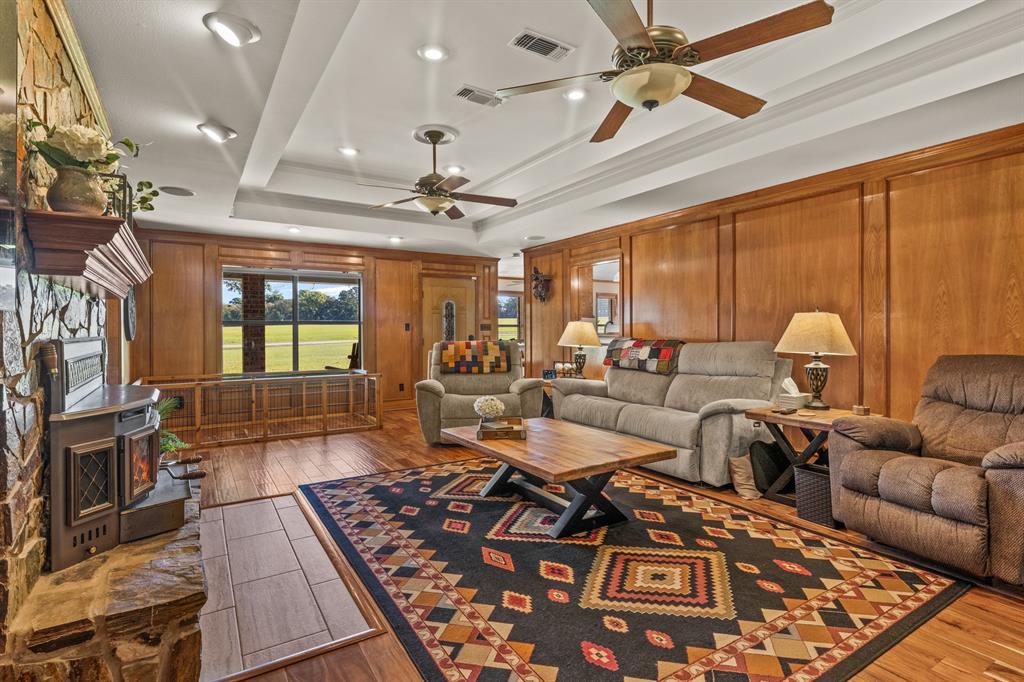 78 County Road 2137 Pittsburg, TX 75686 - Photo 9 of 40 a living room with furniture