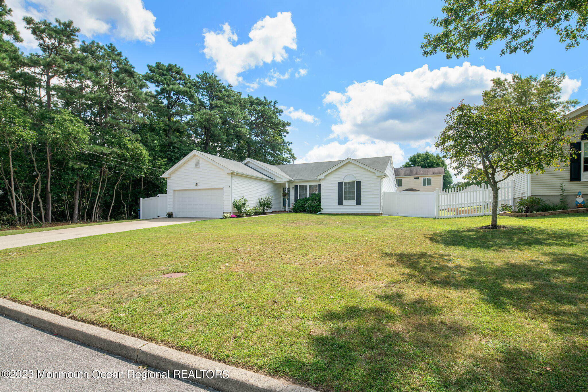 269 Quadrant Road Manahawkin, NJ 08050 - Photo 5 of 34 005-original-photo