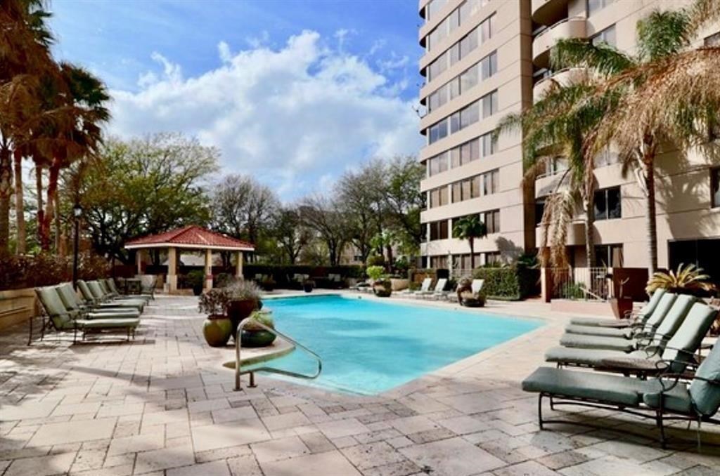 3525 Sage Road, Unit 411 Houston, TX 77056 - Photo 2 of 20