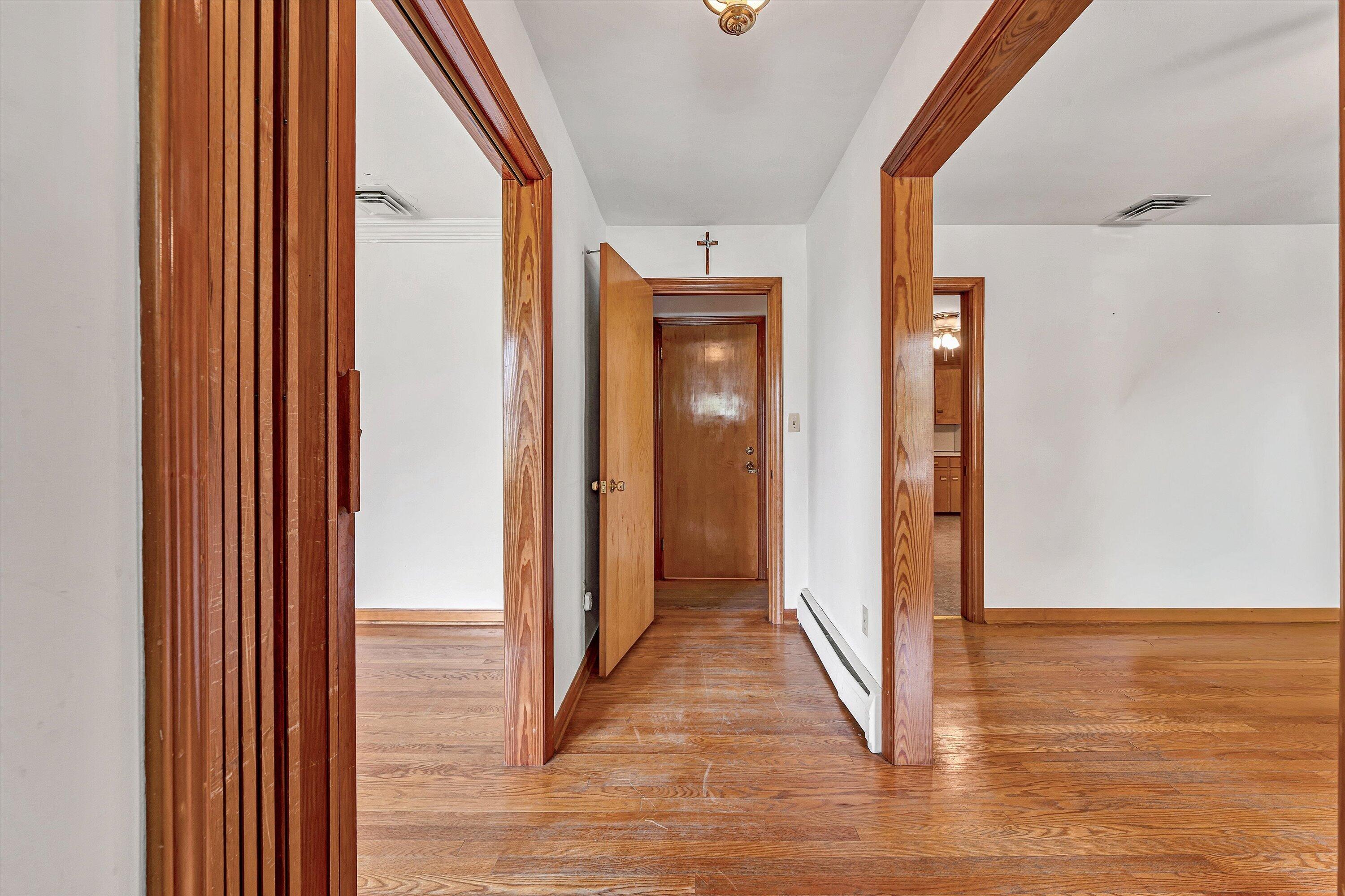 4506 Rosecrest Road Roanoke, VA 24018 - Photo 7 of 49 06-DSC00097
