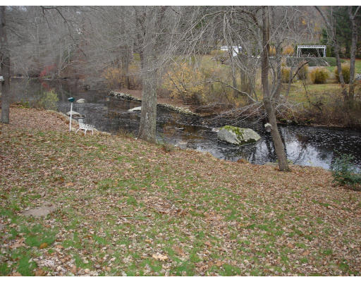 15 Richmond Road Freetown, MA 02702 - Photo 3 of 10 Gallery Image 3