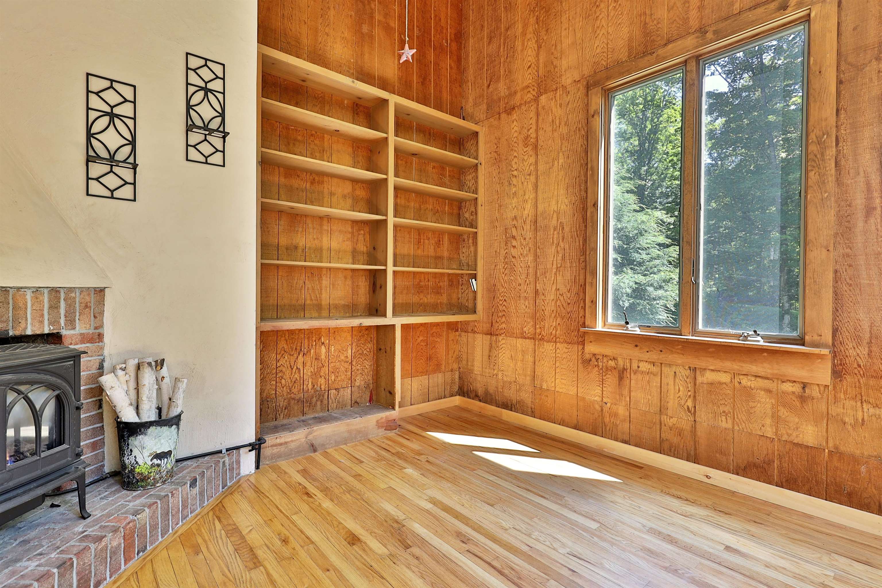 571 Wing Farm Road Rochester, VT 05767 - Photo 7 of 36