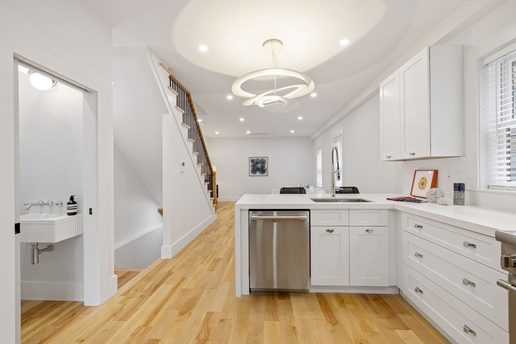 133 Spring Street, Unit 2 Cambridge, MA 02141 - Photo 4 of 40 Gallery Image 4