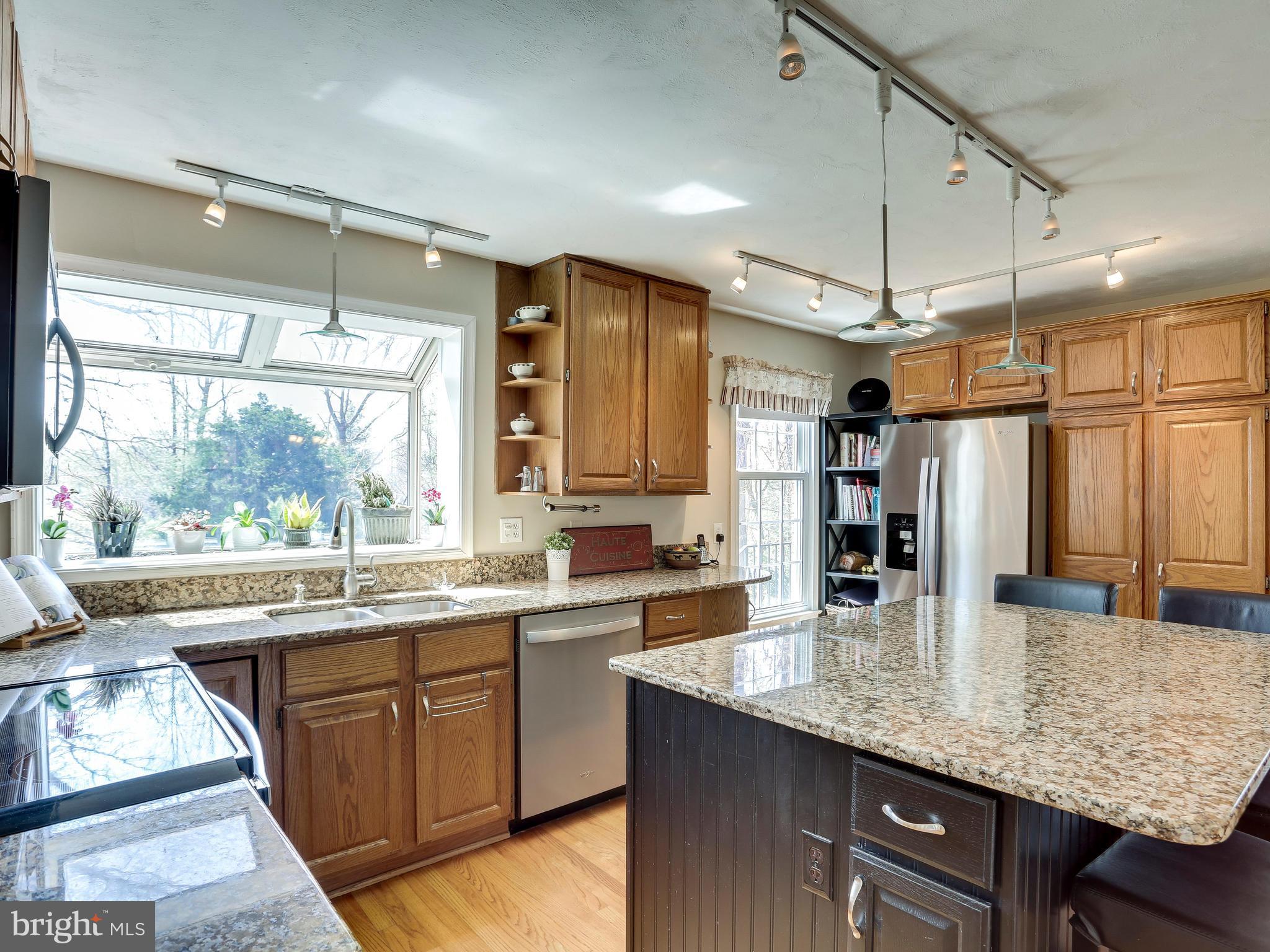 2635 Omisol Road Woodbridge, VA 22192 - Photo 12 of 30 Kitchen
