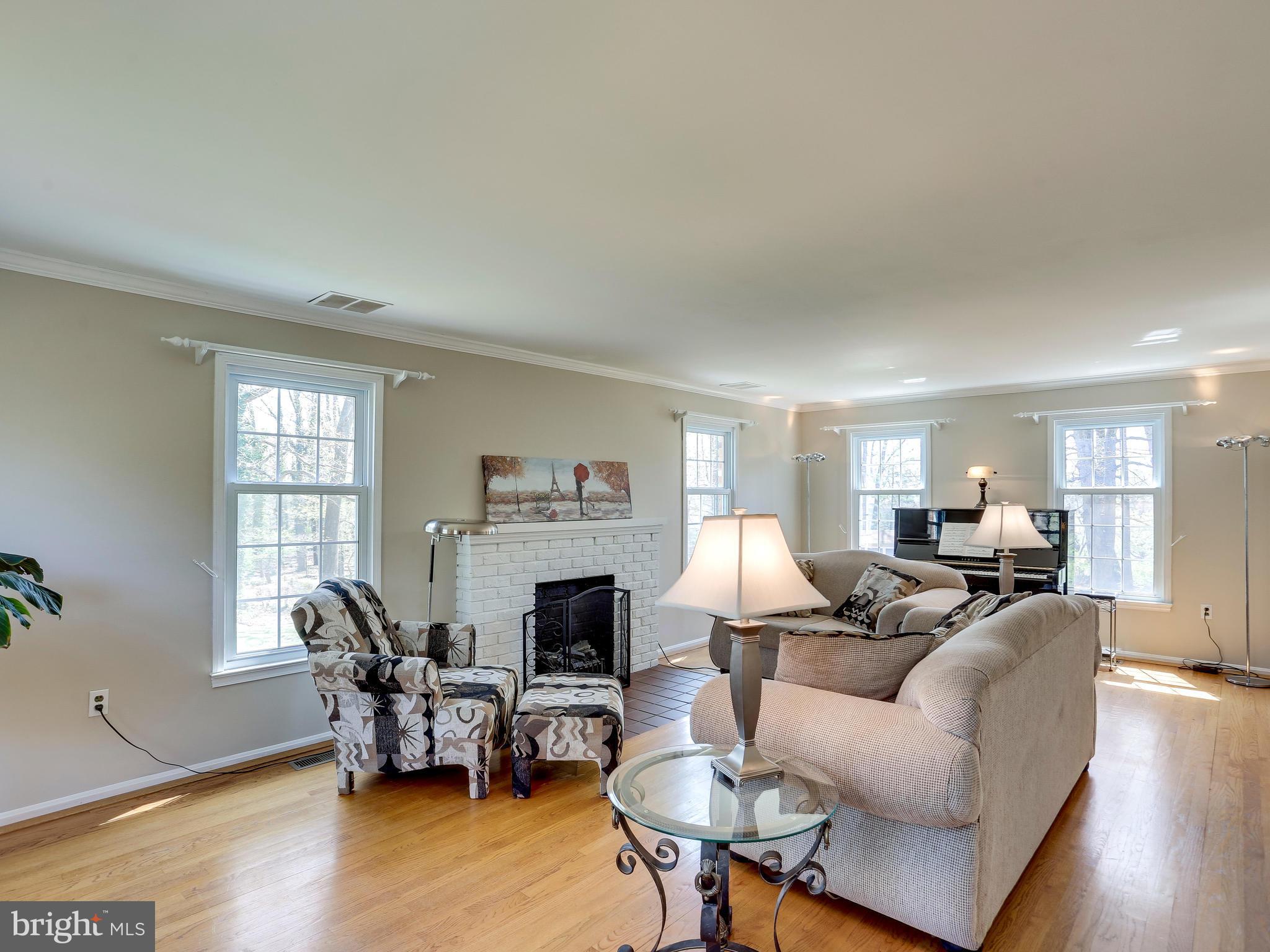 2635 Omisol Road Woodbridge, VA 22192 - Photo 19 of 30 Family Room