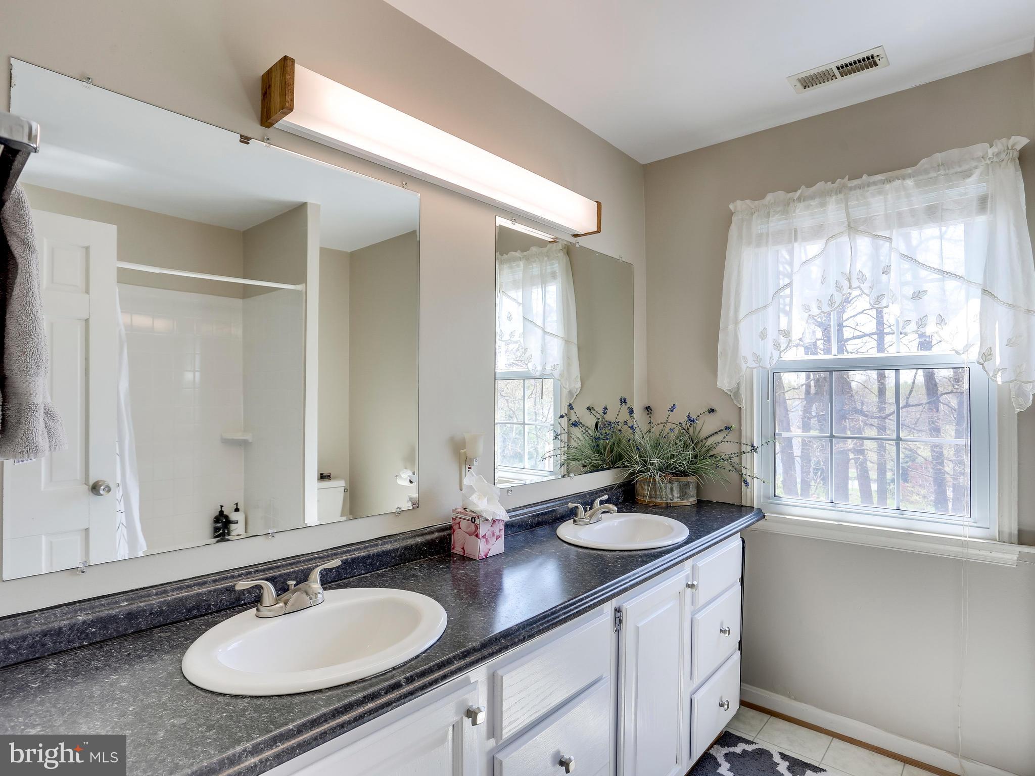2635 Omisol Road Woodbridge, VA 22192 - Photo 25 of 30 Bath