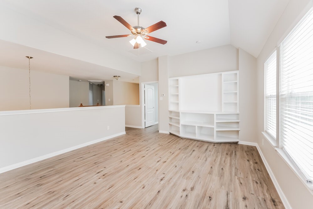 2531 Crystal Shore Drive Rosharon, TX 77583 - Photo 11 of 17