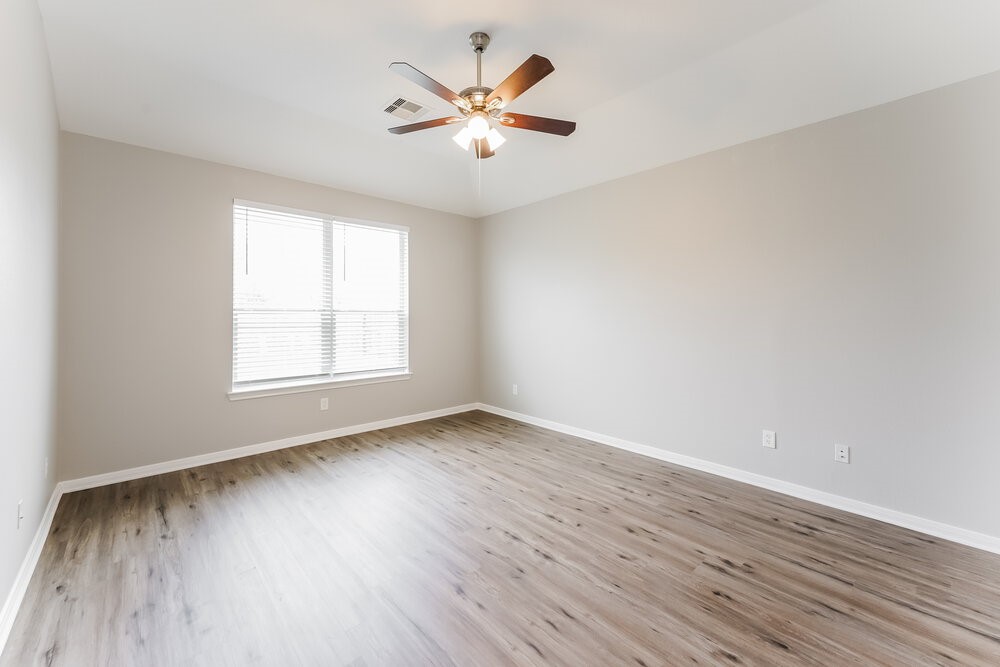 2531 Crystal Shore Drive Rosharon, TX 77583 - Photo 12 of 17