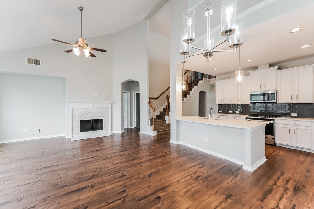 2531 Crystal Shore Drive Rosharon, TX 77583 - Photo 5 of 17