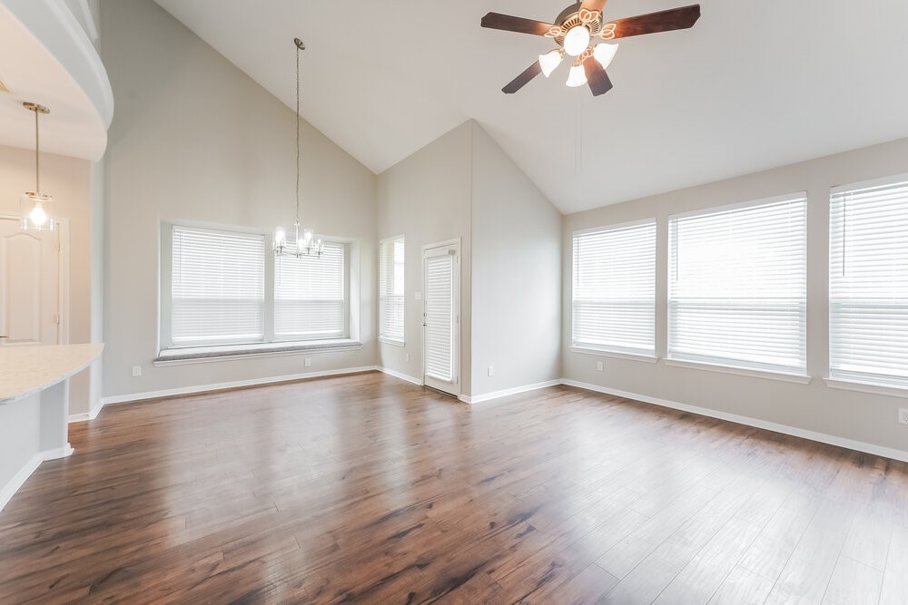 2531 Crystal Shore Drive Rosharon, TX 77583 - Photo 6 of 17