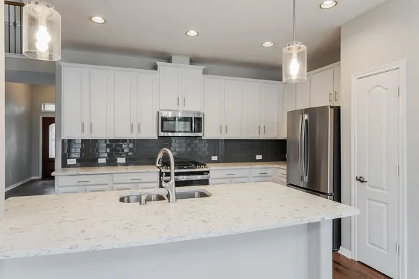 $2,675 | 2531 Crystal Shore Drive, Rosharon, TX 77583