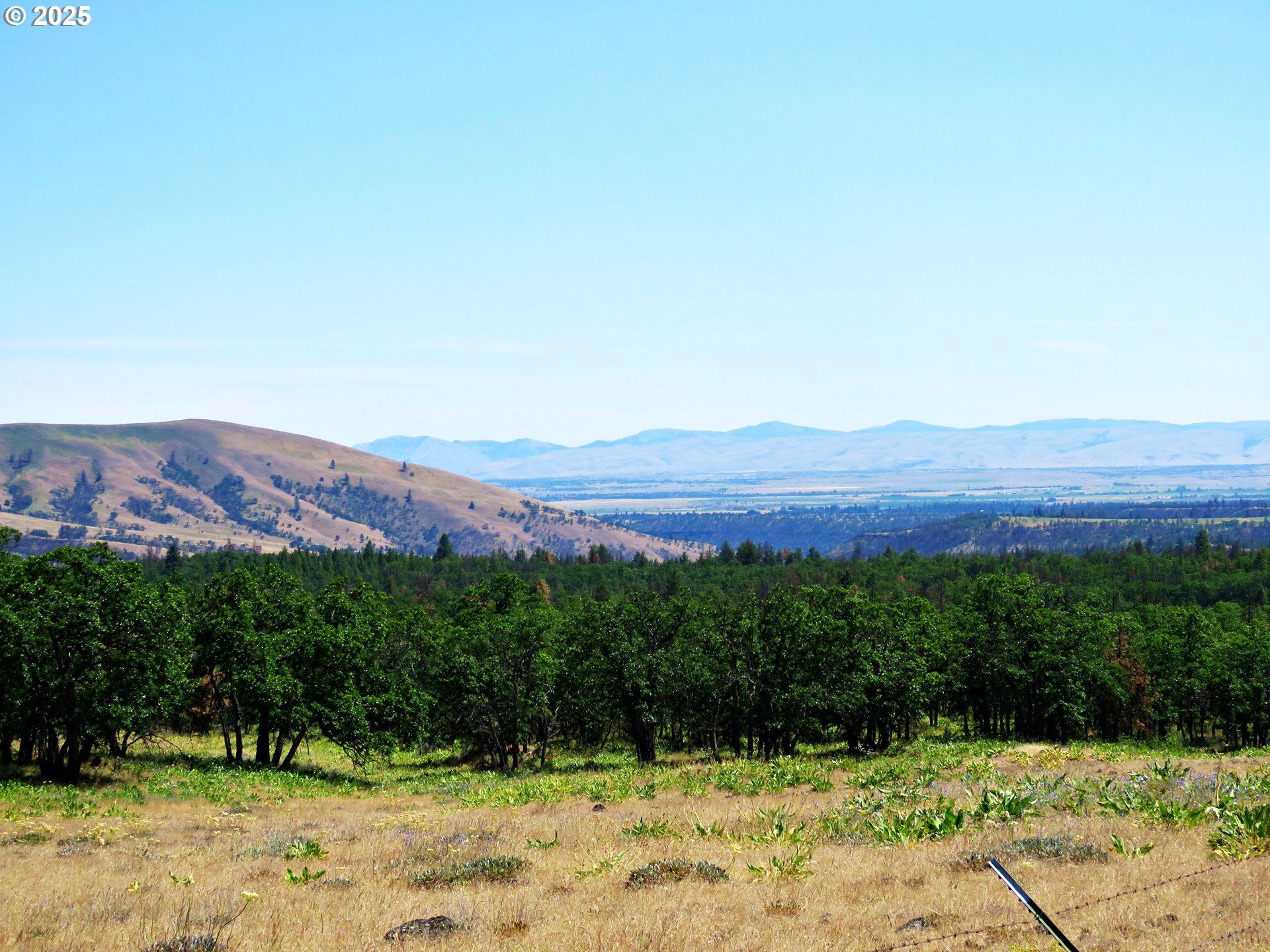 Friend Road Dufur, OR 97021 - Photo 32 of 32 a view of mountain with sunset in background